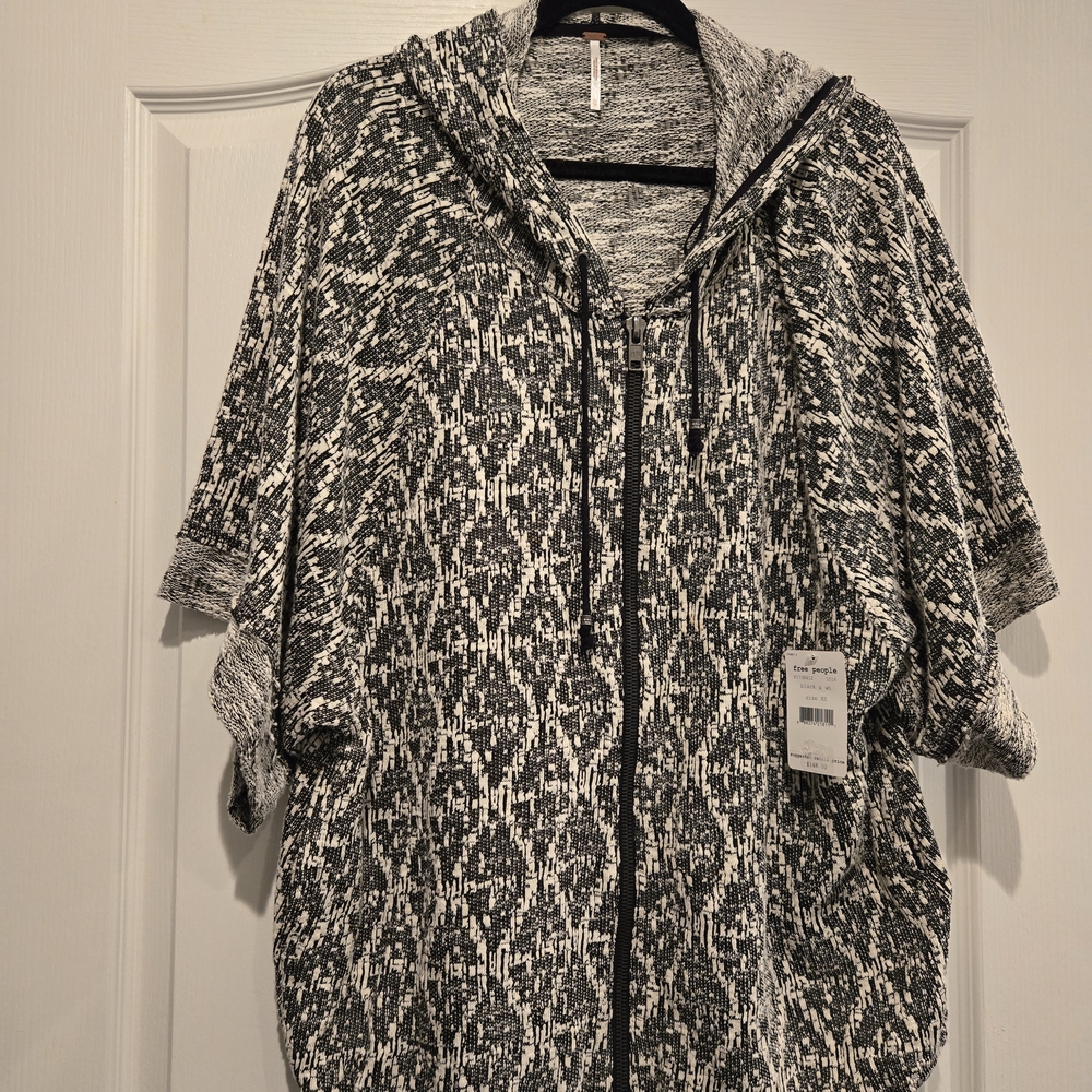 Free People Black and White knit Patterned zippered lightweight jacket.